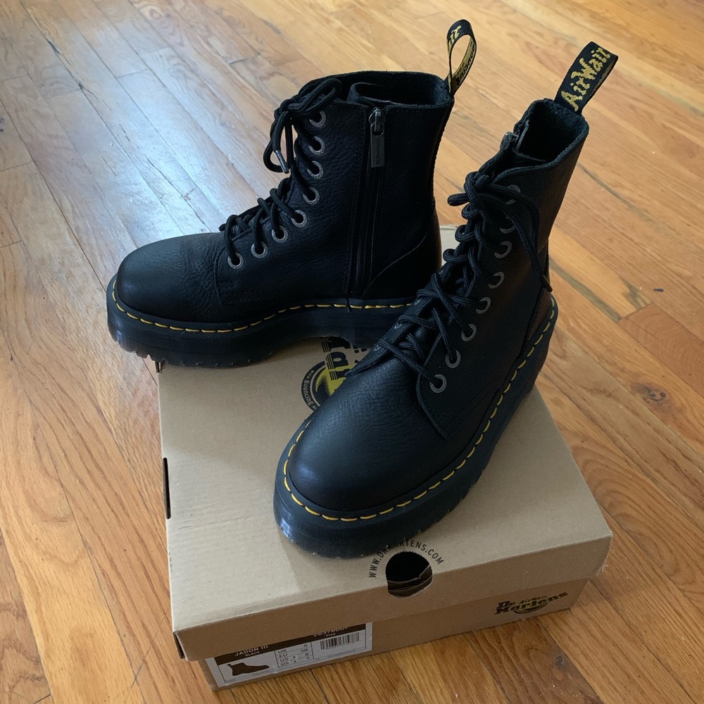 Black Jadon III Dr. Martens | size 7